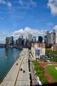 La Franklin D. Roosevelt Drive le long de l'East River